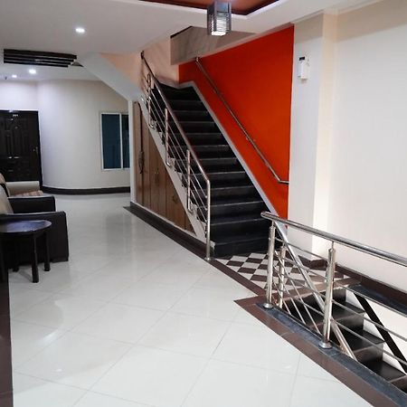 Midtown Hotel Rawalpindi Buitenkant foto