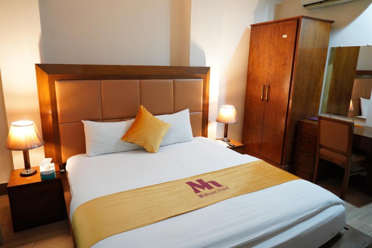 Midtown Hotel Rawalpindi Buitenkant foto