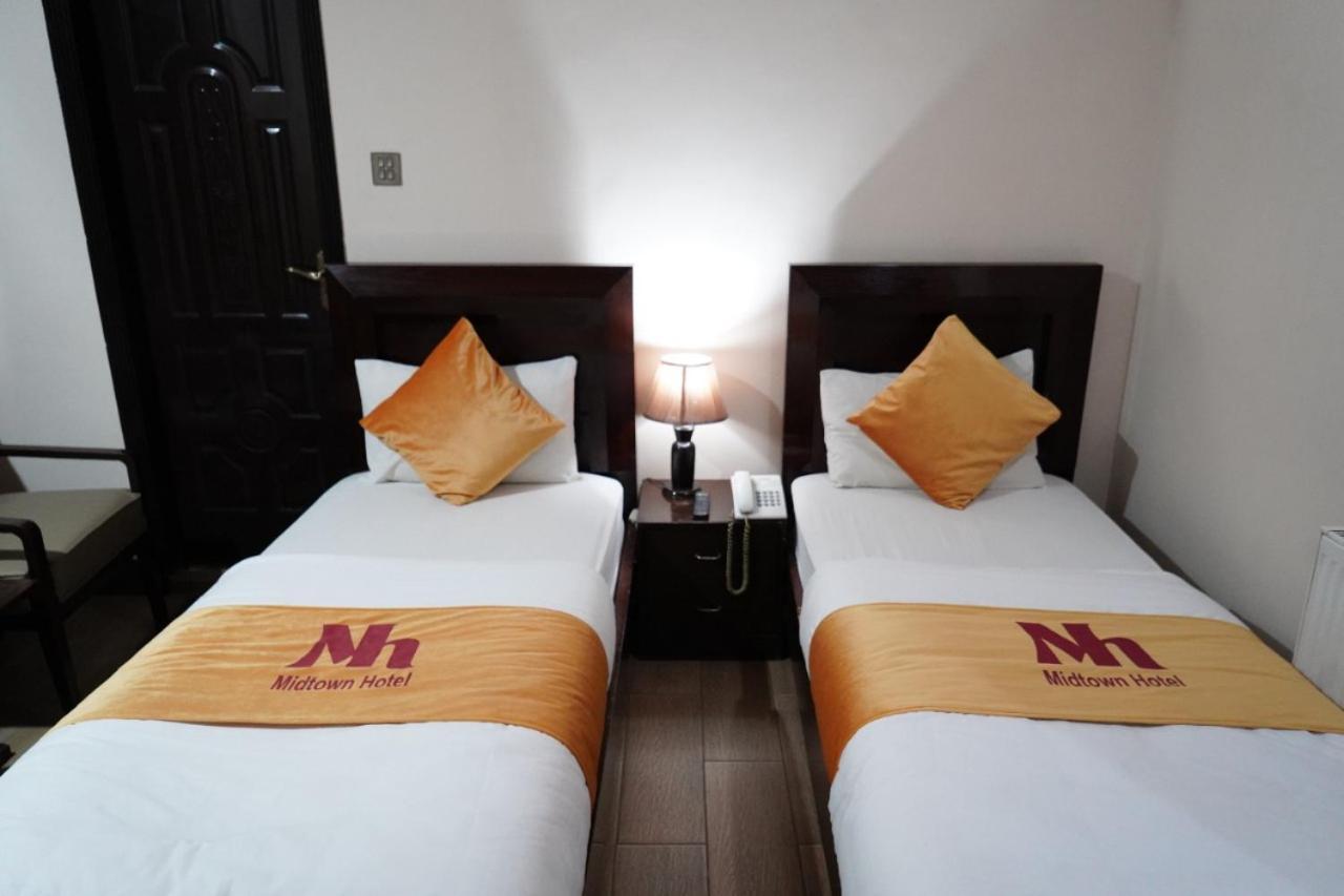 Midtown Hotel Rawalpindi Buitenkant foto