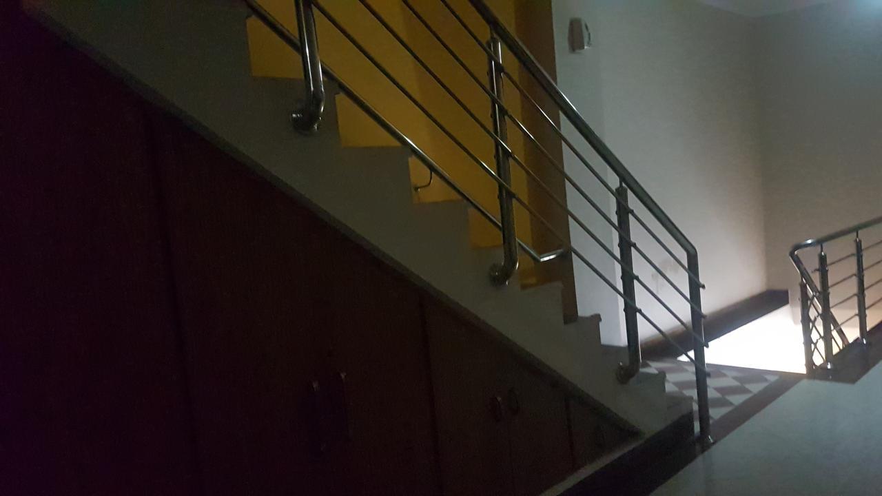Midtown Hotel Rawalpindi Buitenkant foto