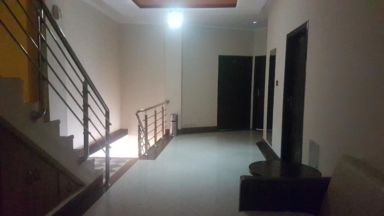 Midtown Hotel Rawalpindi Buitenkant foto