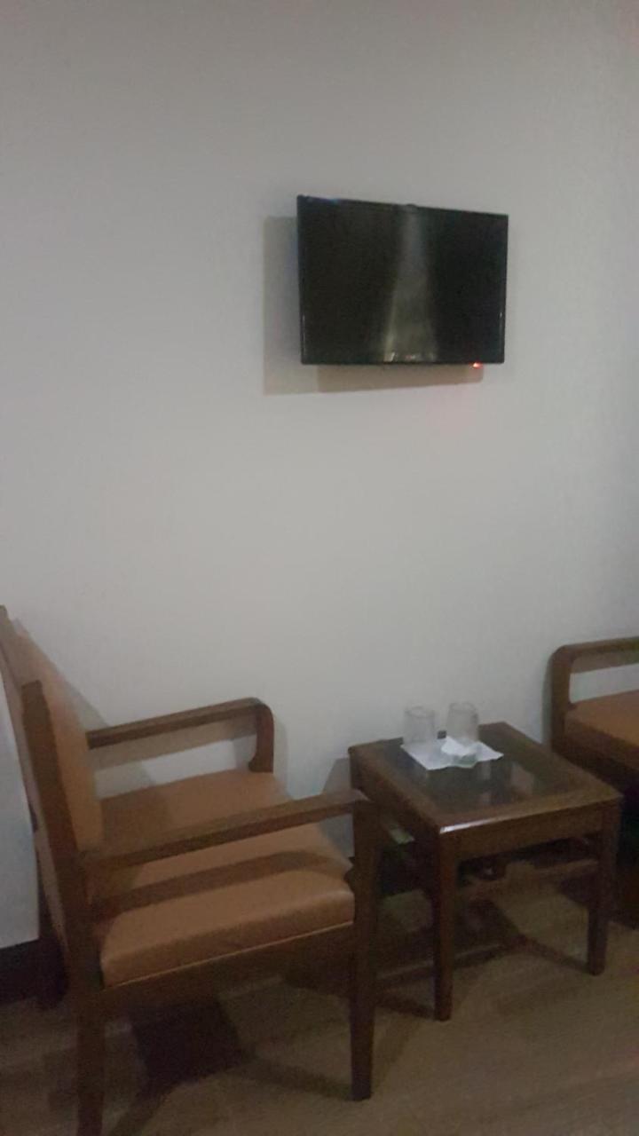 Midtown Hotel Rawalpindi Buitenkant foto
