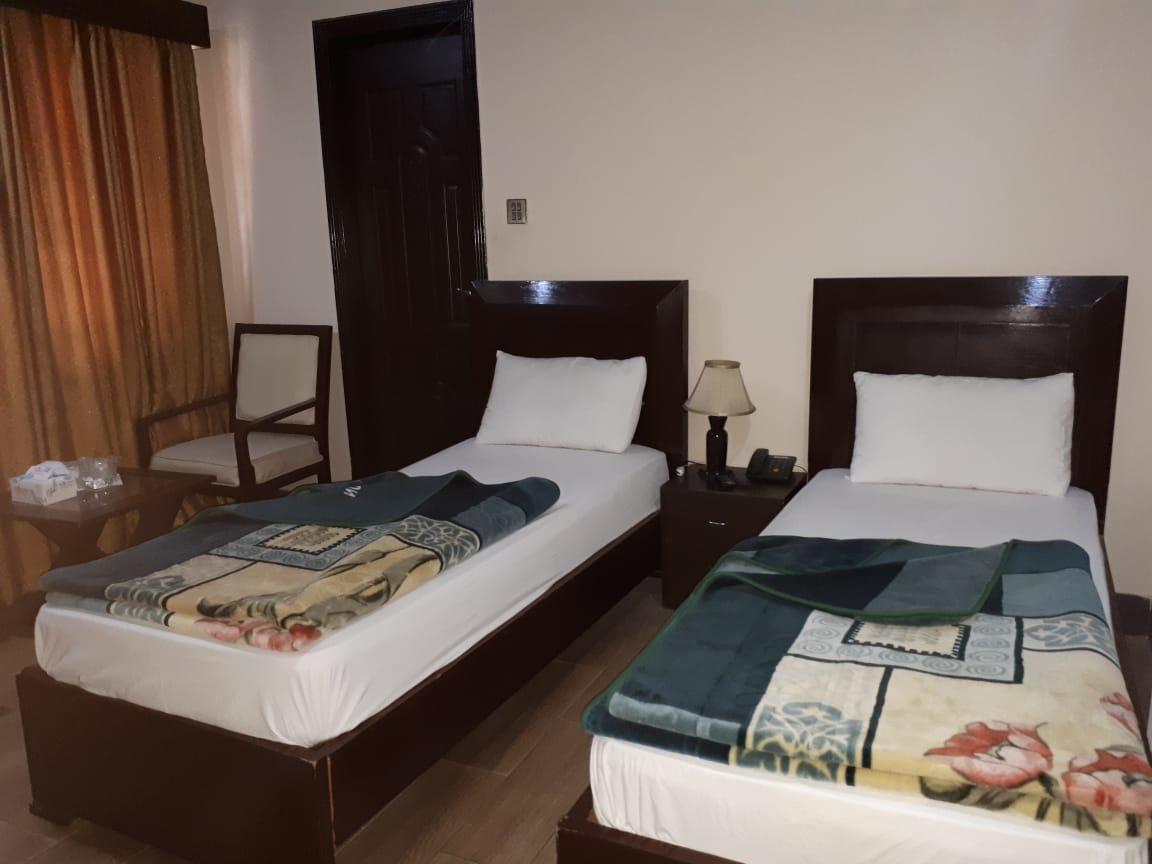 Midtown Hotel Rawalpindi Buitenkant foto