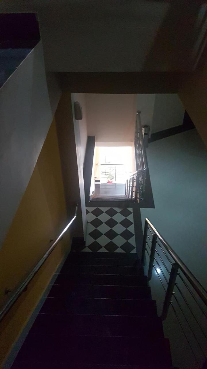 Midtown Hotel Rawalpindi Buitenkant foto