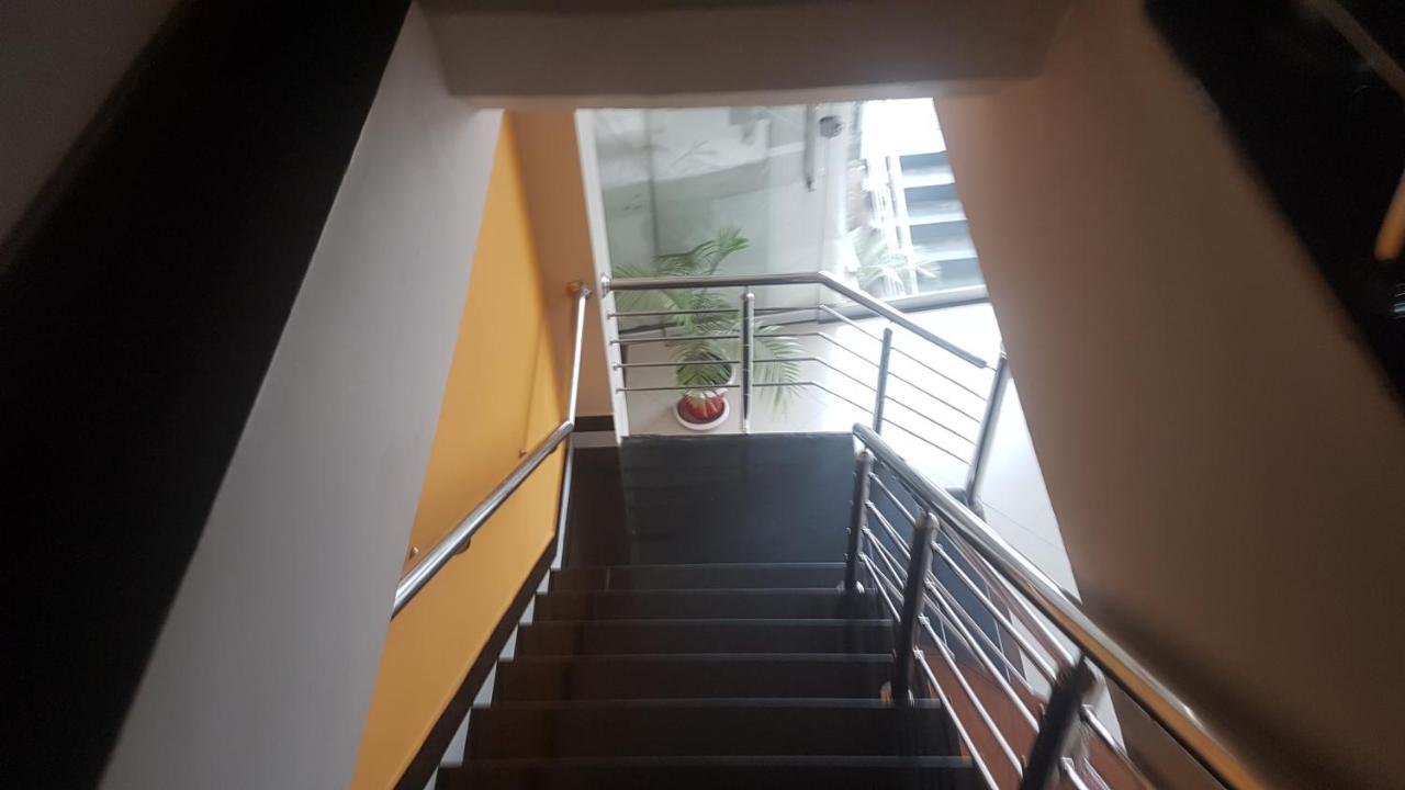 Midtown Hotel Rawalpindi Buitenkant foto