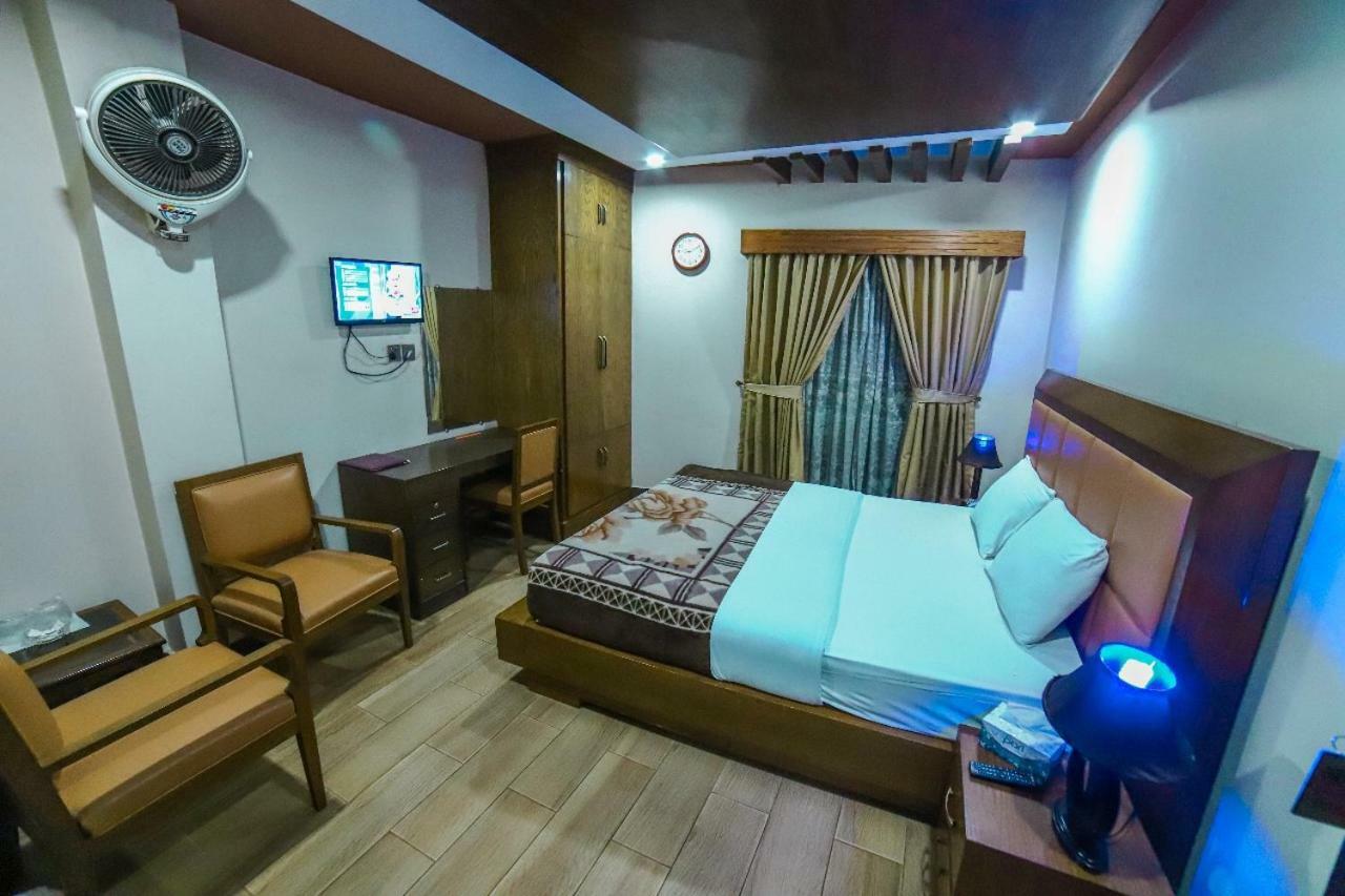 Midtown Hotel Rawalpindi Buitenkant foto